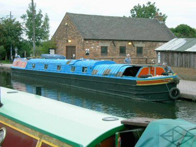 Kew at Trent Lock 2009. Pic CN Deuchar